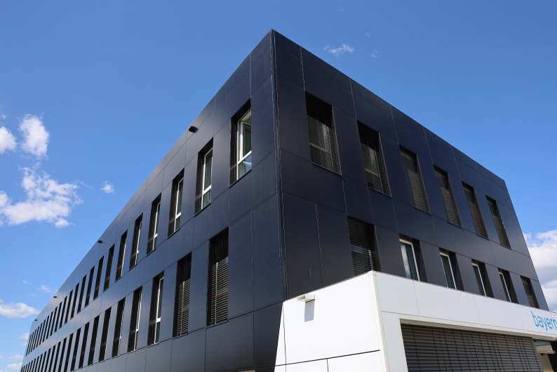 Gebäude vom Bayernwerk EON in Bamberg – Neubau mit PV Fassade