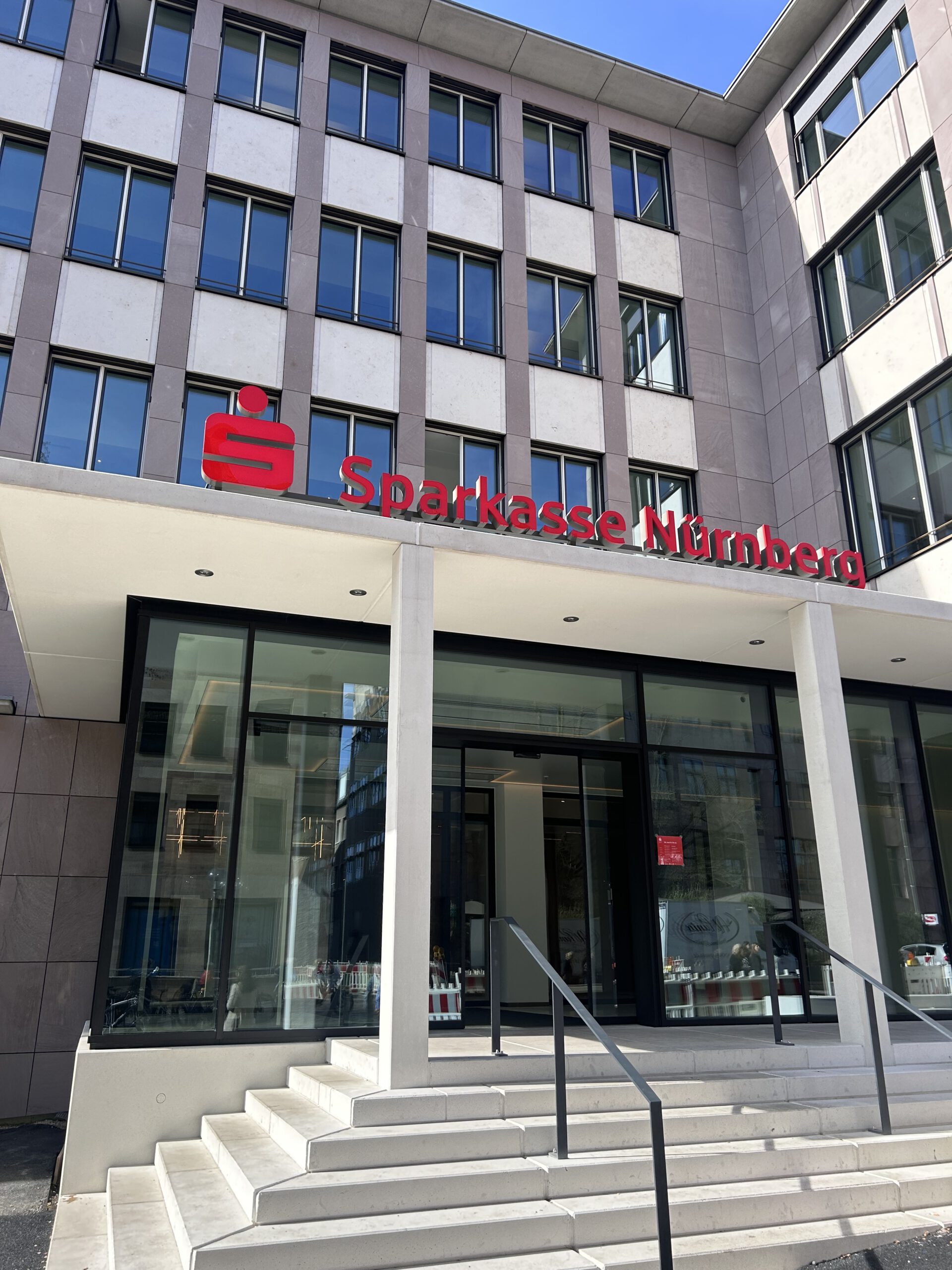 Sparkasse Haus den Kunden - Referenz bei PRÖCHEL
