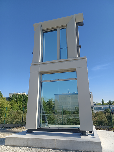 Diese Mockup wurde zu Visualisierungszwecken extra aufgebaut. Es zeigt Fenster-Elemente über zwei Stockwerke