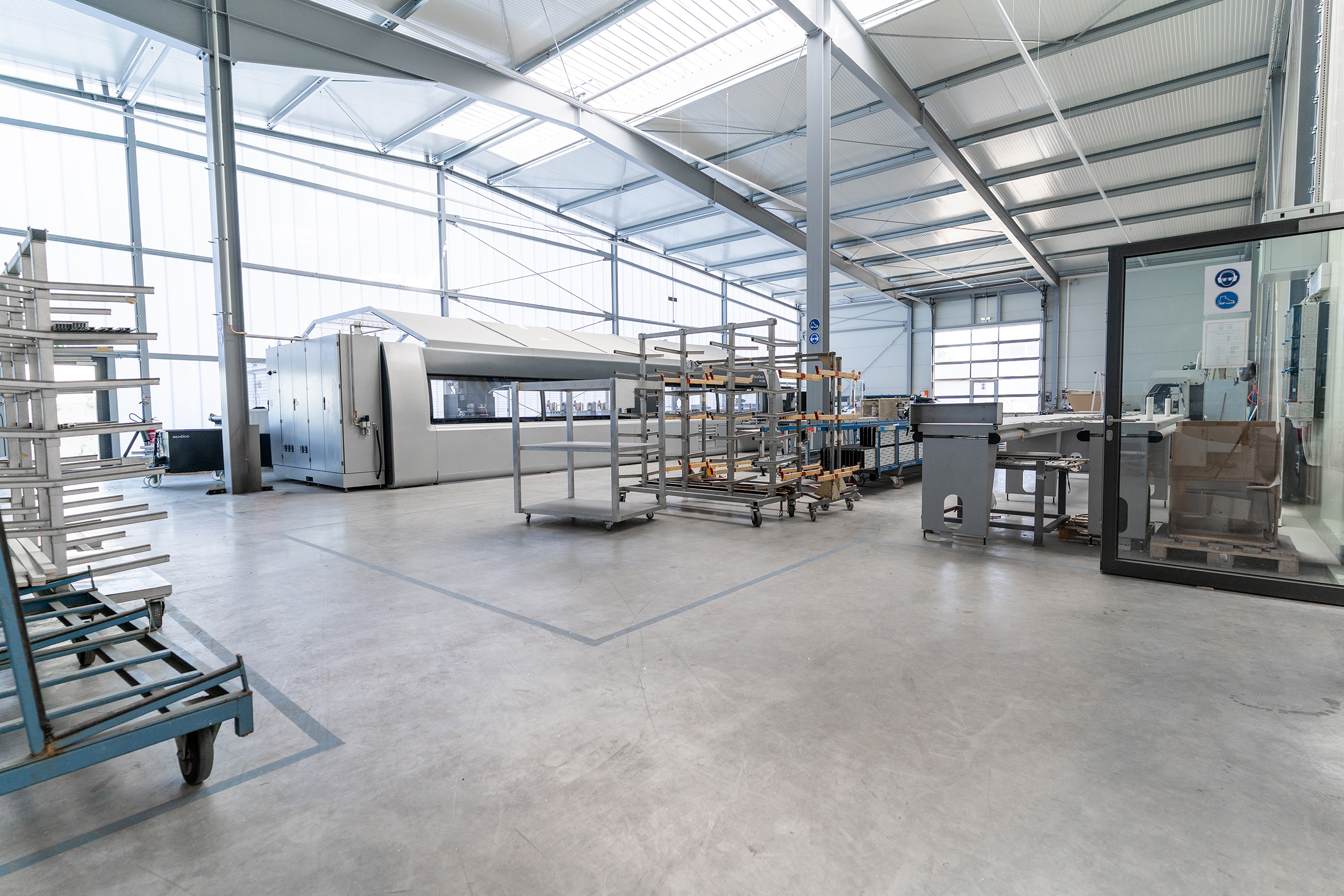 Unsere Fertigung in Schwanstetten mit dem Durchlaufszentrum AS100